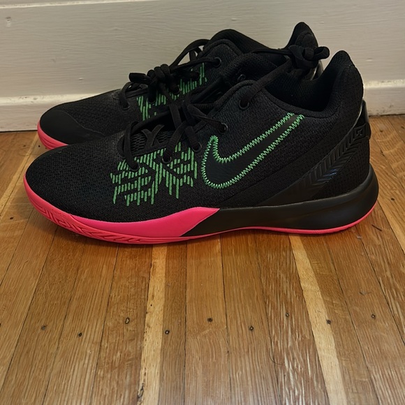 Kyrie flytrap 2 - Picture 3 of 5